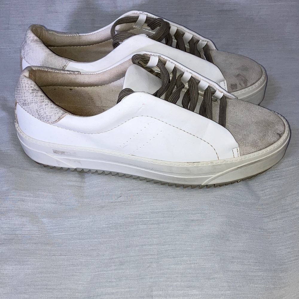 Zara size 39 Beige / White at heel 1” high sole Textured Sneakers